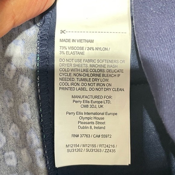 PGA TOUR
Women's Geo Print Pull-On Golf Ankle Pants size L - Picture 8 of 12